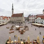 Raekoja Plats View Apartment Tallin